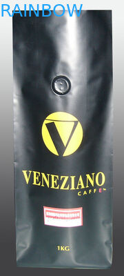 Las bolsitas de té plateadas del sello de vacío que empaquetan el final mate se levantan con la válvula de la desgasificación