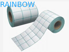 La etiqueta engomada adhesiva del papel blanco del rectángulo etiqueta sin imprimir en rollo