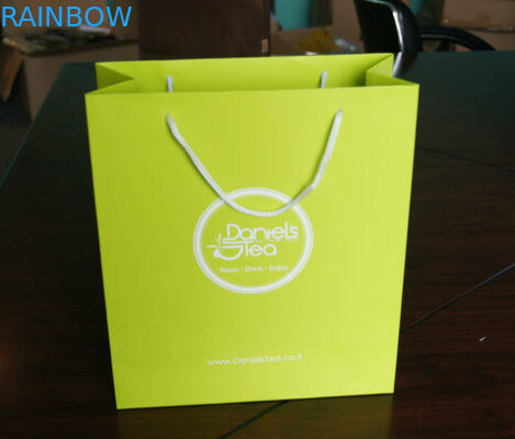 Bolsas de papel verdes creadas para requisitos particulares de Kraft con el bolso de empaquetado del té de la manija del algodón