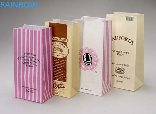 Las bolsas de papel modificadas para requisitos particulares de Kraft del logotipo se llevan los alimentos de preparación rápida/el pan/el bolso de compras