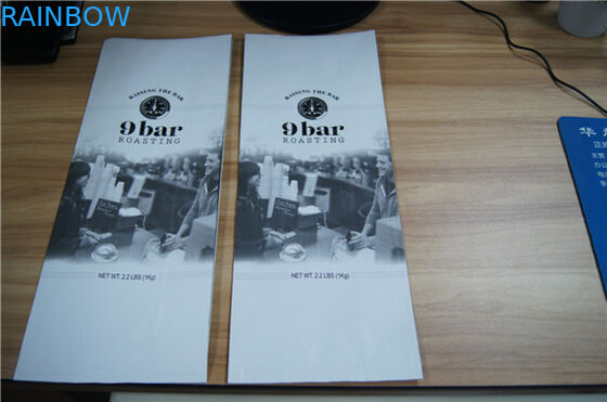 Bolsos de café de empaquetado del papel de aluminio del escudete de Matt Mylar del bolso inferior del bocado con la válvula