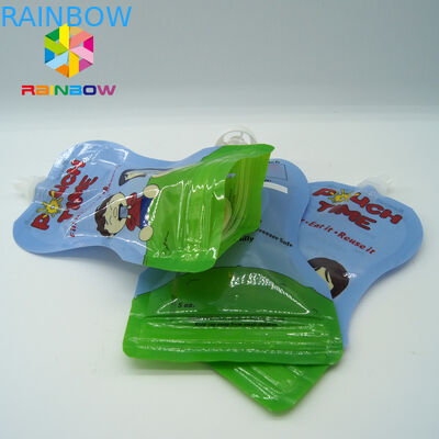 El canalón líquido de la comida amistosa de Eco empaqueta/empaquetando con el tubo y la cuchara del canalón