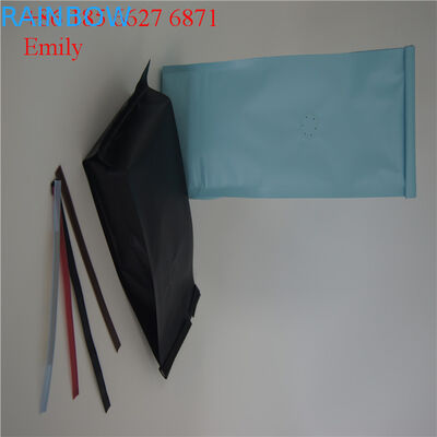 Efecto brillante del color de aluminio del ANIMAL DOMÉSTICO de los bolsos materiales del papel con el lazo 10000pcs de la lata