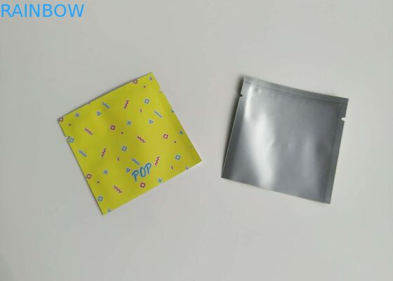 El pequeño empaquetado de las bolsas plásticas de aluminio se levanta el bolso del gusano de pesca del cebo con la ventana clara