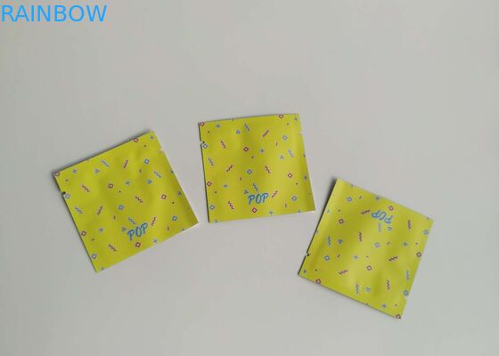 El pequeño empaquetado de las bolsas plásticas de aluminio se levanta el bolso del gusano de pesca del cebo con la ventana clara