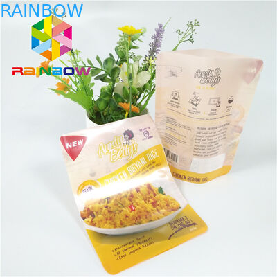 Las bolsas plásticas de la cremallera que empaquetan la réplica impresa de la salsa de la comida del vacío se levantan el bolso