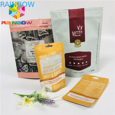 El empaquetado mate de las bolsitas de té se levanta el bolso del papel de aluminio con la cremallera/la muesca de rasgado