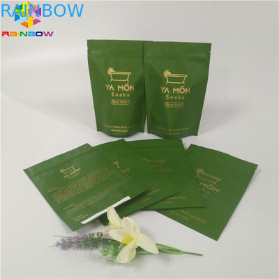 El exfoliante corporal MOPP poner crema VMPET se coloca encima de bolsos de empaquetado