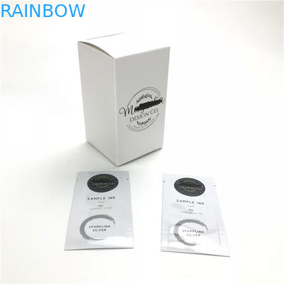 La pequeña bolsa disponible modificada para requisitos particulares de la muestra para el lado facial del suero tres del ojo de la despedregadora selló la bolsita para los productos de maquillaje