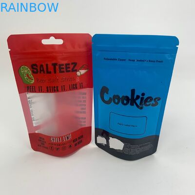 La cremallera gomosa comestible de la pequeña galleta se levanta bolsas con la ventana