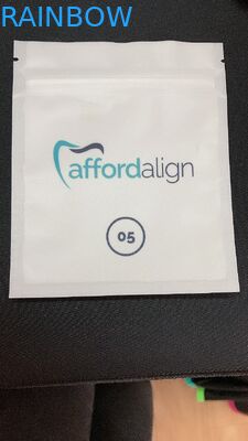 La aduana plana imprimió las bolsas plásticas que empaquetaban para el alineador de los dientes