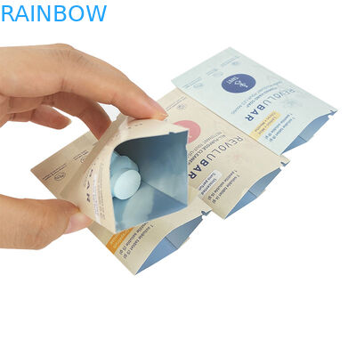 Material de mango blanco Bolsas de papel personalizadas para sus requisitos del cliente