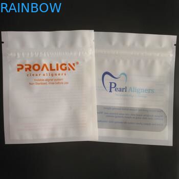 Envase para el cuidado de los dientes con cremallera