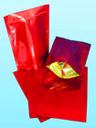 El papel de aluminio rojo se levanta las bolsas ligeras con la muesca del Ziplock y del rasgón