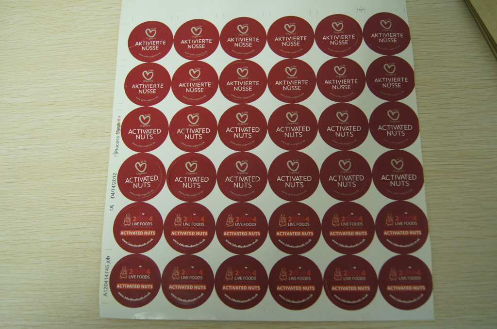 Manga de papel redonda que empaqueta, etiquetas adhesivas del encogimiento de la etiqueta engomada para las nueces activadas