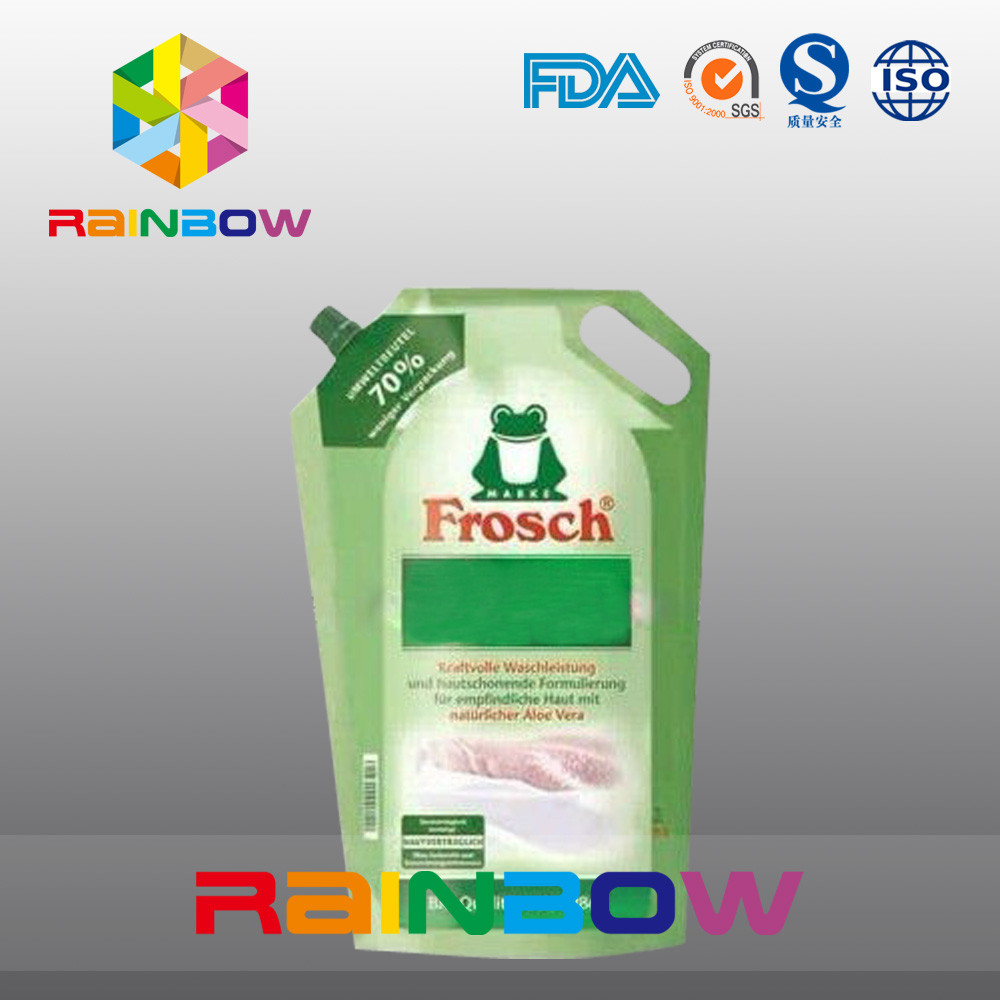 El papel de aluminio se levanta la bolsa del canalón con el agujero de la mano para el empaquetado del detergente para ropa