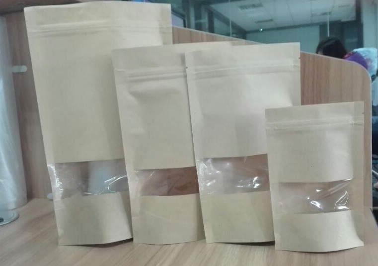 Brown Ziplock se levanta bolsos modificados para requisitos particulares bolsa del acondicionamiento de los alimentos de las bolsas de papel con la ventana clara