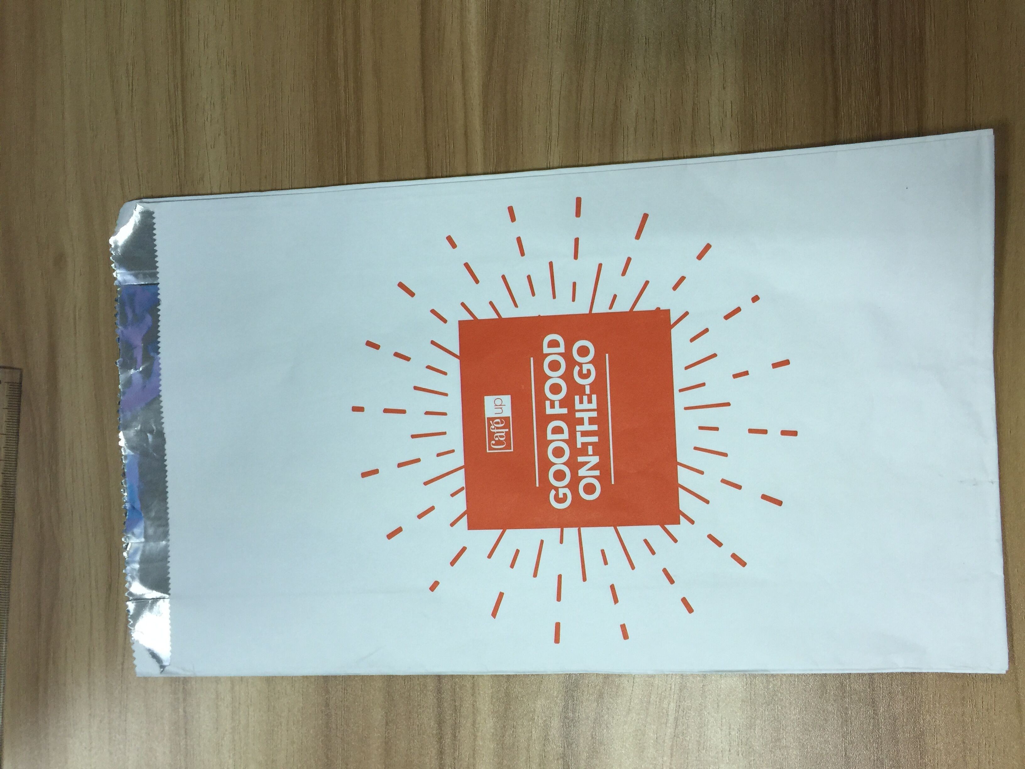 El papel de Kraft alineó la hoja dentro del diseño modificado para requisitos particulares los bolsos de empaquetado del pollo asado