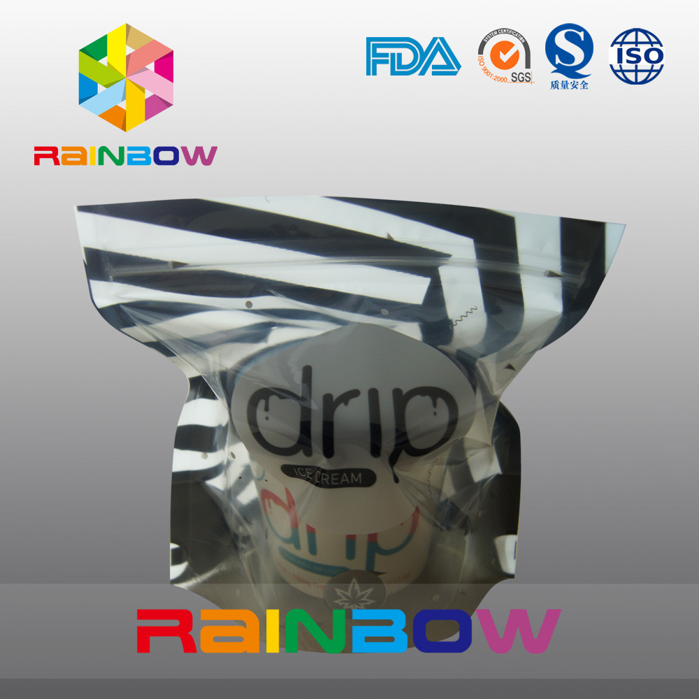 Levántese las bolsas plásticas brillantes del helado que empaquetan con la ventana y la cremallera claras