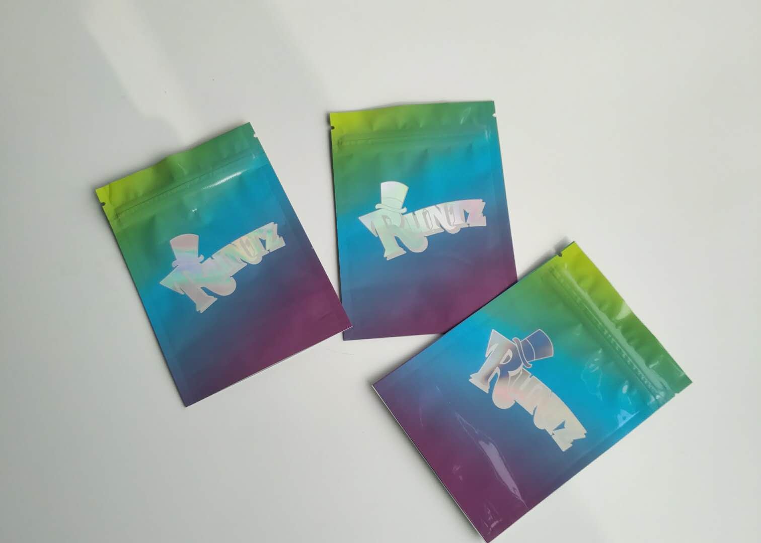 El papel de aluminio del holograma de Mylar se levanta el bolso de Runtz de la bolsa grueso de 100 micrones para la comida