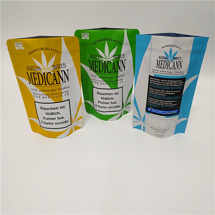 CBD escardan el plástico de Mylar de la hoja se levantan el olor hermético de la bolsa resistente