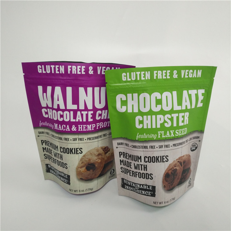 Los dulces Digitaces plásticas de encargo del caramelo impresas se colocan encima de bolsas con el cierre en la parte superior