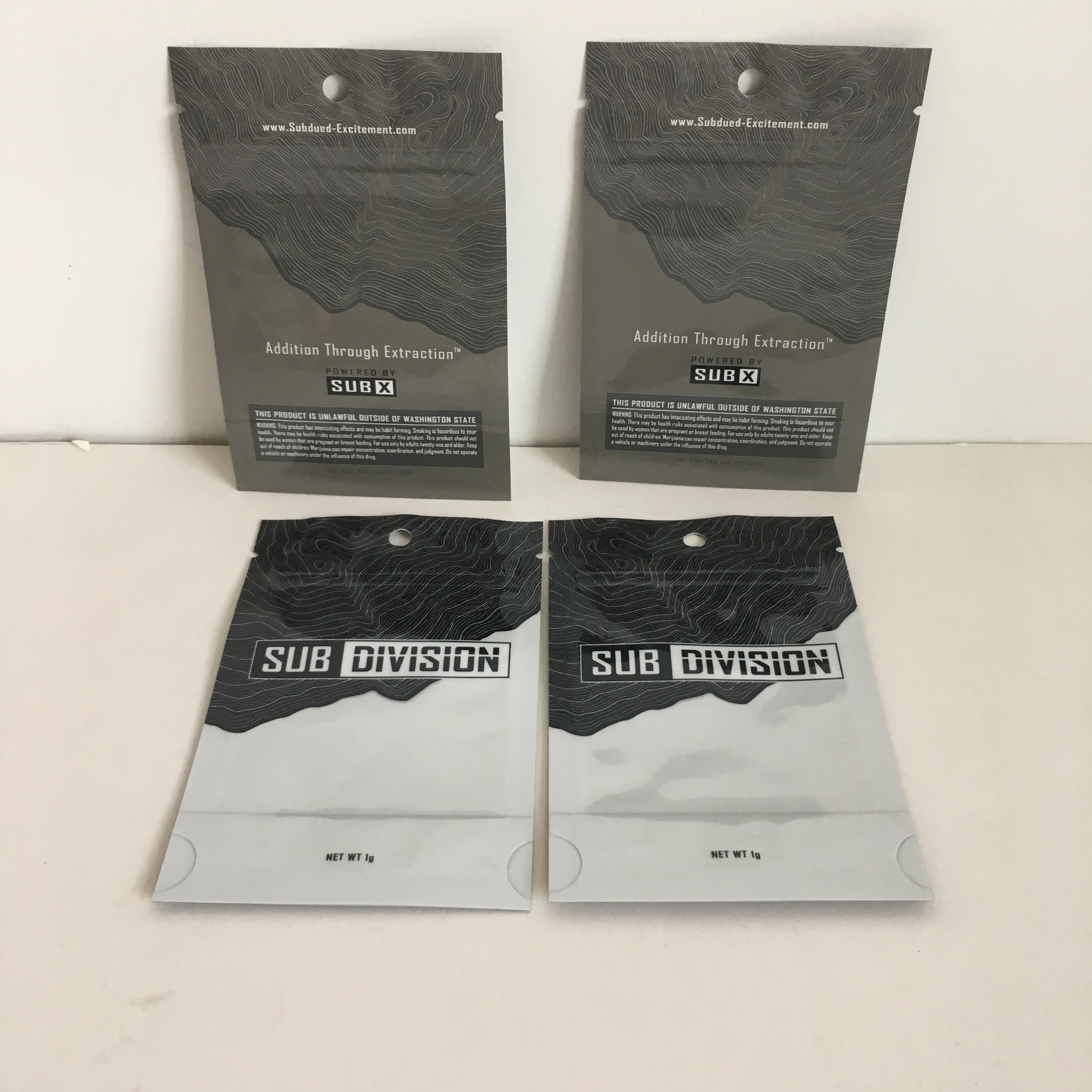 Soporte de la prueba del olor encima de los bolsos de Mylar de las bolsas con las bolsas plásticas de la flor Ziplock del cáñamo 1g con la ventana clara del agujero de la suspensión