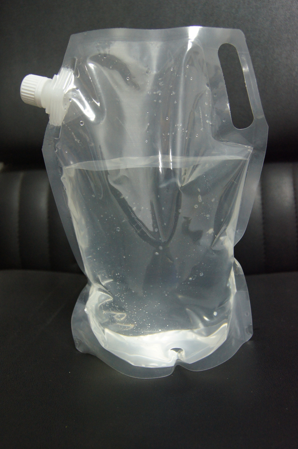 La impresión colorida a prueba de agua coloca el bolso para arriba de empaquetado con el canalón de la esquina para Liguid