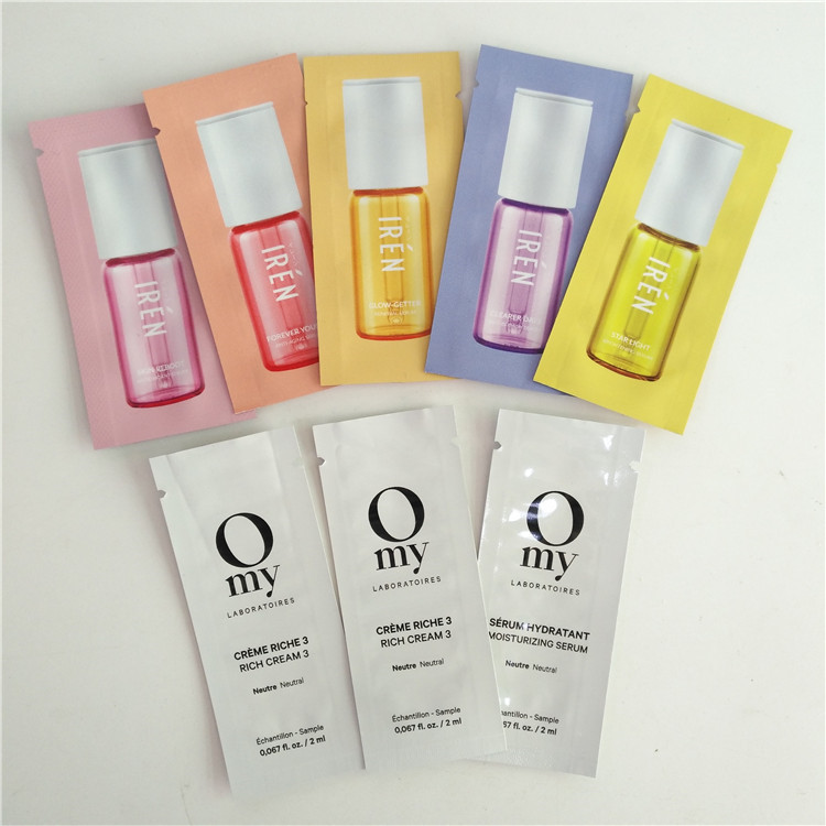 Los cosméticos térmicos en caliente muestrean bolsos planos de empaquetado del sello de los lados de la lámina de mylar 3 de la bolsa de las bolsitas