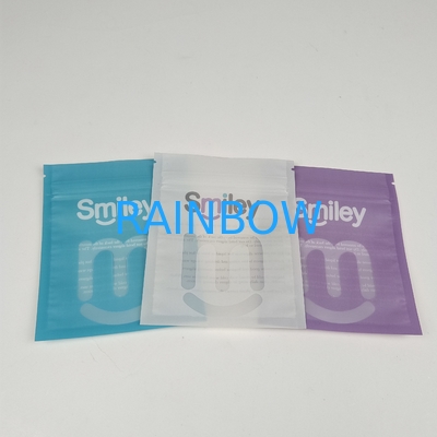 Envase para el cuidado de los dientes con cremallera