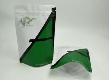 El plástico con Ziplock se levanta el bolso de empaquetado de los snacks del anacardo de la bolsa